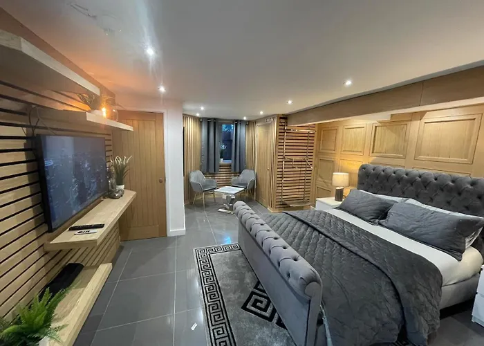 Hendham House - Near Etihad Stadium, Coop Live Arena, Ao Arena, Piccadilly Train Station & City Centre